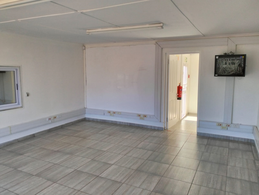 To Let commercial Property for Rent in Klipheuwel Western Cape